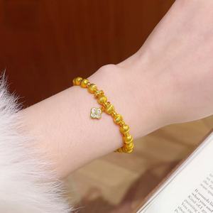 แหล่งสตรีมสด: สร้อยข้อมือลายใบโคลเวอร์สี่แฉกแบบดั้งเดิมสำหรับผู้หญิง ประดับด้วยลูกปัดตาแมวสุดหรูและดูมีระดับ - Product Image 4
