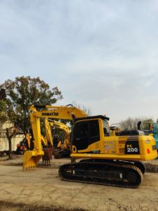 Excavatrice japonaise d'occasion 20 tonnes Komatsu PC 200 d'origine Japon 20 tonnes Excavatrice moyenne Komatsu PC200 à vendre - Product Image 2