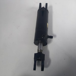 Cylindre d'inclinaison pour chariot élévateur Doosan D33SE D35SE, cylindre hydraulique à double effet en acier chromé dur - Product Image 2