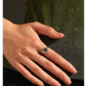 Anillo de plata de ley S925 con topacio místico arcoíris cuadrado, anillo llamativo con piedra preciosa que cambia de color para mujer - Product Image 2