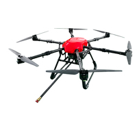 Drone de nettoyage de murs extérieurs industriels en hauteur avec planification automatique de la trajectoire et alimentation filaire pour l'entretien de grandes centrales photovoltaïques