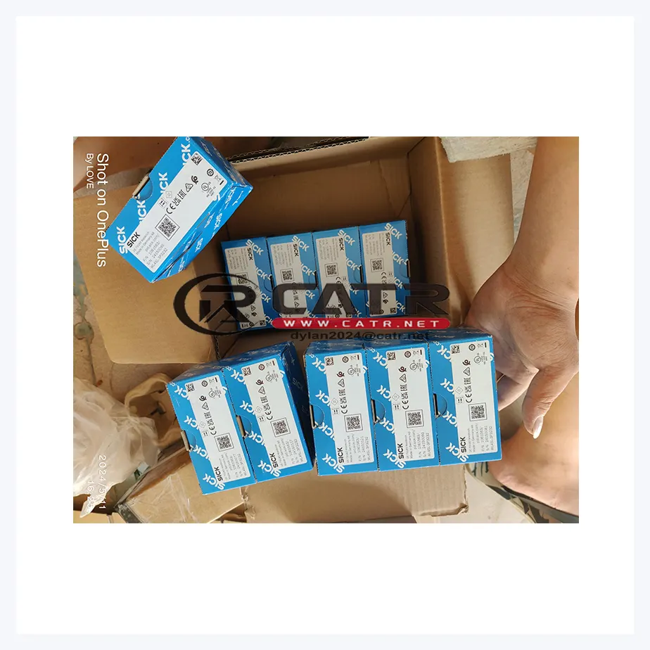(Electrical Equipment Accessories) WL4SL-3P3232,Photoelectric Sensor, 0-12M Range, PNP, Light/dark Switching, 120MM Cable, IP67