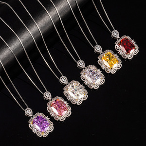 Nouveau modèle de collier pour femme, pendentif carré grand format en forme de fleur de glace plaqué argent, micro-incrusté de zircon multicolore - Product Image 6