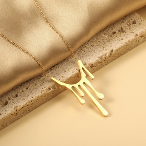 Collier Pendentif Femme en Acier Inoxydable Plaqué Or 18 carats, Forme Goutte de Cire Irrégulière, Étanche et Personnalisable - Product Image 2