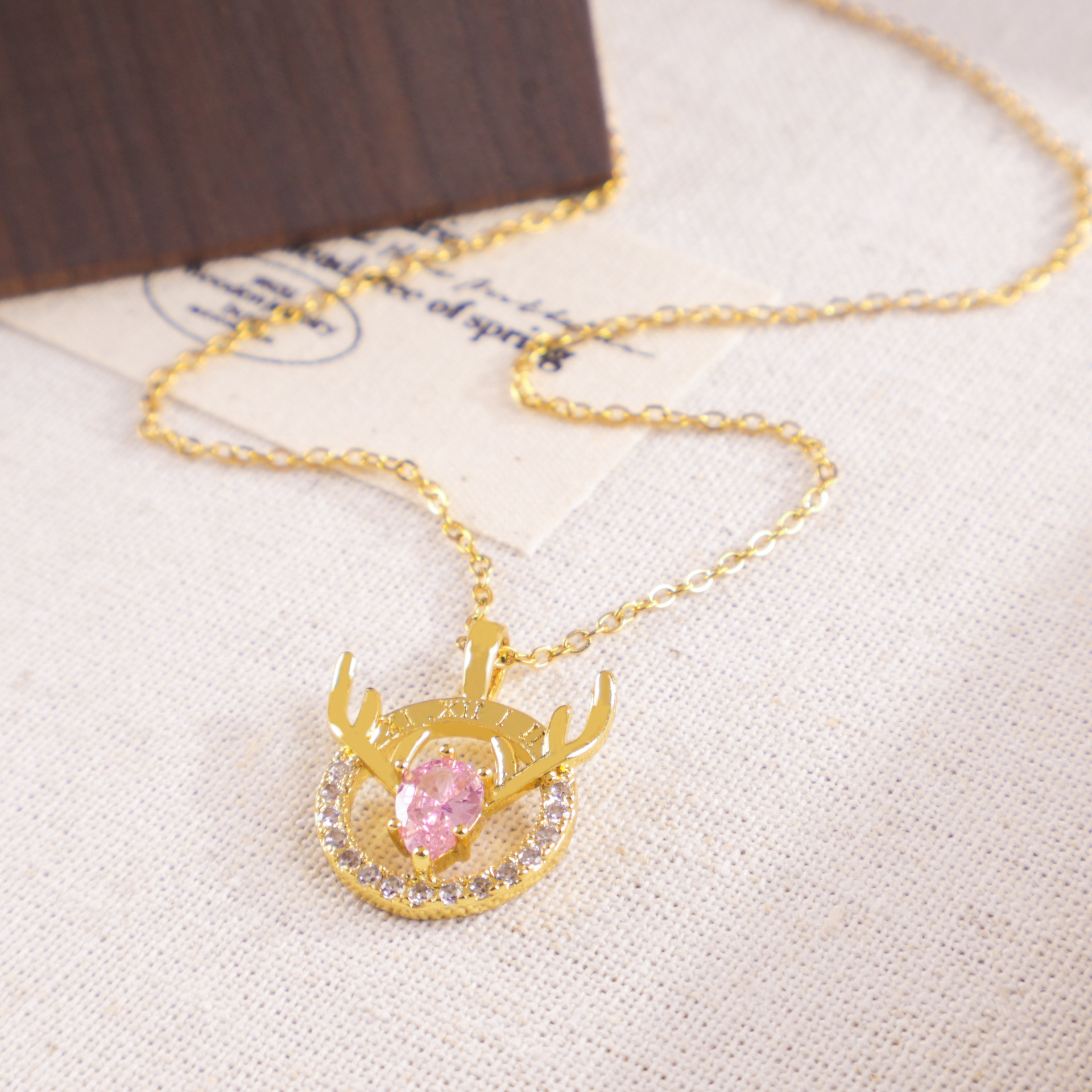 Xl277 collana corna di zircone rosa a forma di anello color oro