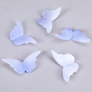 Venta al por mayor de esculturas artesanales de alas de mariposa 3D de calcedonia azul natural, piedra de cristal curativa, moda amorosa - Product Image 5