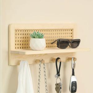 Scaffale portaoggetti a due livelli in legno massello e rattan in stile giapponese con gancio da parete intrecciato per chiavi, giornali e riviste, ideale per dormitorio - Product Image 3