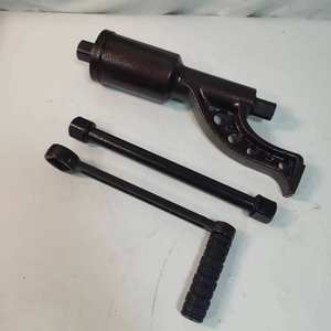 विस्तारित टायर श्रम की बचत रिंच को हटाने उपकरण टायर पेंच को हटाने के बल को बढ़ाने के लिए हाथ क्रैंक रिंच - Product Image 2