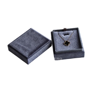 Caja de Almacenamiento de Joyas de Terciopelo Premium con Forro Suave, Colección de Joyas, Soporte Personalizado para Marcas de Joyería al por Mayor y Minoristas de Lujo - Product Image 1