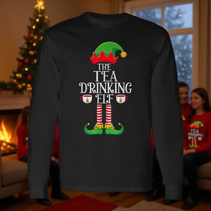 T-shirt a maniche lunghe con stampa Tea Drinking Elf, abbigliamento natalizio coordinato per la famiglia - Product Image 4