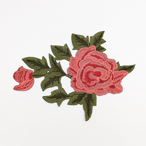 Pamaheart Tùy Chỉnh Tên Thêu 3D Hoa Vá Twill Vải Sắt Trên Phong Cách Với Móc Vòng Tùy Chọn Cho Hàng May Mặc PVC Phong Cách - Product Image 3