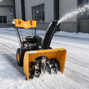 Souffleuse à neige thermique compacte à poussée manuelle pour le déneigement des cours, allées et usines - Product Image 1