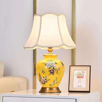 Lampe de table moderne en céramique, base en porcelaine, abat-jour plissé en tissu, métal doré, LED chaude, pour chevet, hôtel, villa, salon, maison