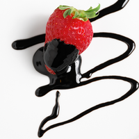 Vinaigre Balsamique de Modène IGP FERRARINI vieilli 250 ml, saveur crémeuse et noire, pour sauces sucrées et salées, conditionné en bouteille
