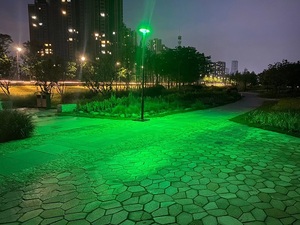 ไฟสวนโซลาร์ LED RGB UFO 300W สำหรับภายนอกอาคาร ควบคุมด้วยแอพฯ พร้อมระบบจังหวะดนตรีอัจฉริยะ ตัวเรือน ABS กันน้ำ IP67 ใช้พลังงานจากแหล่งจ่ายไฟ - Product Image 1