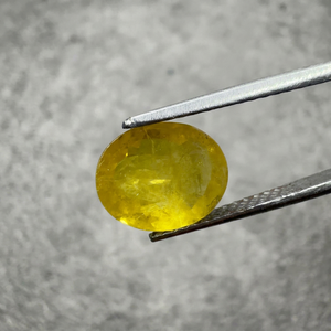 Saphir Jaune Naturel de 3,19 Ct, Coupe Ovale, Pierre Libre, Origine Bangkok, Certifié GIA, Exportateur de Bijoux Fins et Pierres Précieuses - Product Image 1