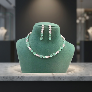 Ensemble de bijoux en diamants américains légers de qualité supérieure pour femmes, avec un design royal élégant, pour un usage quotidien et l'exportation - Product Image 3