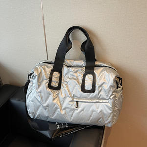 Nouveau Sac Fourre-tout Tendance Léger Imperméable Grande Capacité Porté Main ou Épaule pour Sport, Gym et Voyage - Product Image 1