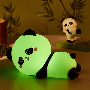 Linda Lámpara Nocturna LED de Silicona con Forma de Panda, con 7 Colores de Luz y Temporizador Automático para la Habitación del Bebé y Decoración Infantil - Product Image 3