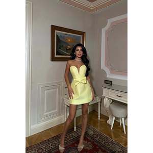 Robe de Soirée Courte Luella Jaune Luxe Coupe A-Line Strass Fleurie Bustier Empire XL Simple Tendance pour Anniversaires et Bals de Promo - Product Image 3