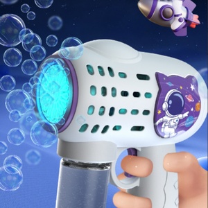 Pistolet à bulles Astronaute entièrement automatique populaire avec projection lumineuse pour enfants - Product Image 3