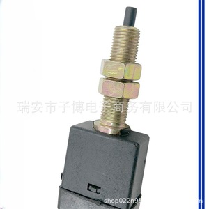 สวิตช์ไฟเบรก Jirui รุ่น 100352000001 เกลียว 10 มม. สำหรับรถบรรทุก JieFang - Product Image 3
