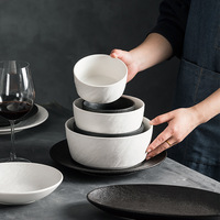 Ensemble de bols, assiettes et cuillères pour la maison 2025, assiettes en céramique émaillée, style américain, luxe léger, design rétro, résistant au four à micro-ondes