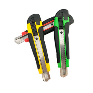 Cuchillo Multiusos <span class=keywords><strong>de</strong></span> Alta Calidad con Cuchilla Deslizante <span class=keywords><strong>de</strong></span> Corte Fácil y Bloqueo Automático, Perfecto para Uso en la Oficina y el Hogar - Product Image 2