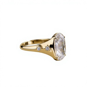 Anillo <span class=keywords><strong>de</strong></span> Compromiso <span class=keywords><strong>de</strong></span> Plata S925 con Baño <span class=keywords><strong>de</strong></span> Oro <span class=keywords><strong>de</strong></span> 18k y Diamante Moissanita Corte Cojín Alargado <span class=keywords><strong>de</strong></span> 10ct, Color D, Claridad VVS1, Certificado GRA, para Propuesta - Product Image 4
