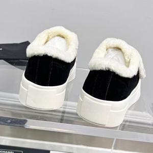 Chaussures d'hiver de luxe de haute qualité, antidérapantes et chaudes, en laine, à plateforme, pour l'automne et l'hiver, chaussures tendance pour tenues d'automne et d'hiver - Product Image 2