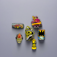 Broche de pompier en émail dur doux personnalisé de haute qualité épinglette Cool Spade squelette Badge