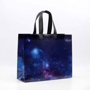 Sacs de courses pliables et réutilisables en tissu non tissé personnalisés pour le rangement des chaussures et les cadeaux - Product Image 1