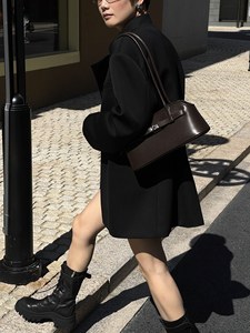Sac <span class=keywords><strong>à</strong></span> bandoulière de luxe en cuir véritable avec ceinture, fermeture <span class=keywords><strong>à</strong></span> fermoir, style East West, pour le Moyen-Orient, fournisseur d'usine de mode haut de gamme - Product Image 2
