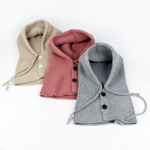 Cagoule d'hiver tricotée en acrylique personnalisée avec broderie de logo Bonnet à cordon chaud coupe-vent en tricot côtelé à la mode pour femmes - Product Image 1