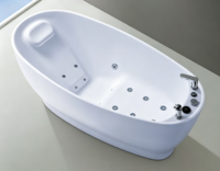 Baignoire ovale autoportante en acrylique, baignoire de trempage équipée d'un robinet et d'une douchette pour salle de bain