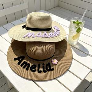 Visière en lin souple brodée sur mesure, chapeau de soleil d'été à large bord, idée cadeau unique pour demande en mariage de demoiselle d'honneur - Product Image 2