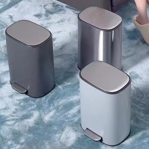 Venta al por mayor transfronteriza: Cubo de basura doméstico de acero inoxidable engrosado de 15L con tapa abatible silenciosa y cierre suave para sala de estar y - Product Image 1