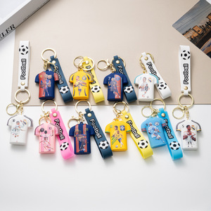 Llavero de silicona suave con forma 3D de camiseta de fútbol de dibujos animados de doble cara para el 2026, insignia de equipo, sin BPA, regalo para aficionados al fútbol - Product Image 2
