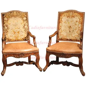 럭셔리 이탈리아 바로크 스타일의 안락 의자 로얄 손 조각 나무 프레임 안락 의자