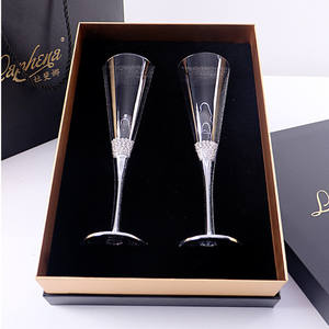 Vente en gros de 2 flûtes à champagne en verre <span class=keywords><strong>cristal</strong></span> personnalisées pour mariage - Product Image 4