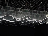Voilage de plafond LED blanc suspendu pour mariage, rideau en gaze ondulée avec guirlande lumineuse pour décoration de salle de mariage, en vente