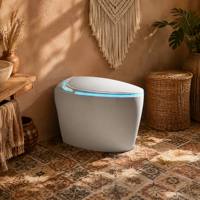 WC intelligent de luxe allongé avec réservoir encastré au sol, bidet intégré, siège chauffant, télécommande, chasse d'eau automatique, siphon en S
