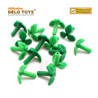DELO TOYS Piezas de bricolaje Bloques de construcción de plástico Ladrillos ABS Tallo de planta vegetal con barra, 3 hojas y orificio de pasador pequeño (NO.37695)