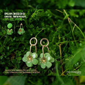 Pendientes de Moda con Diseño de Flor Verde, Chapados en Oro PVD, Acero Inoxidable 316L, Sostenibles y Resistentes - Product Image 3