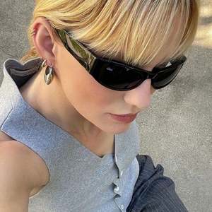 Gafas de Sol Cuadradas Y2K Verdes de Moda 2022 al por Mayor, Gafas de Sol Rectangulares con Marco Pequeño para Mujer - Product Image 3