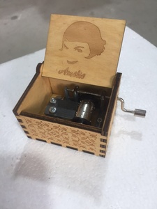 Colorful Music Box per la Moglie Tu sei Il Mio Sole Tune Classico In Legno A Mano Manovella Musicale Scatola Regali per la Moglie - Product Image 6