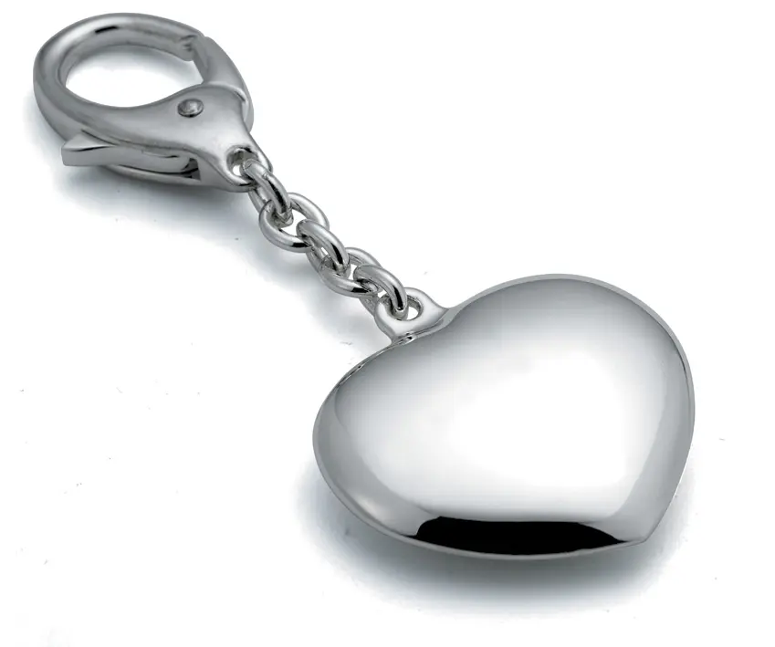 प्यार के उपहारों के लिए प्रोमोशनल उपहार सिल्वर प्लेटेड चाबी की अंगूठी मेटल हार्ट टैग चाबी की चेन हैंडबैग आकर्षण