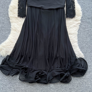 Vestido formal negro oscuro para mujer - con encaje, manga larga, plisado cosido, entallado en la cintura, con dobladillo con volantes. - Product Image 5