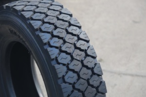 Pneus LCH T-REX en gros, nouveaux, 215/75R17.5, 235/75R17.5, 265/70R19.5, 9.5R17.5, pneus radiaux sans chambre à air tout acier pour camions et bus, pneus de camion - Product Image 6