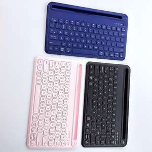 คีย์บอร์ดไร้สายบลูทูธแบบหลายอุปกรณ์ พร้อมขาตั้งในตัว สำหรับ iPad แท็บเล็ต และ iPhone ดีไซน์กะทัดรัด มีสินค้าในสต็อก UK/US Layout - Product Image 2